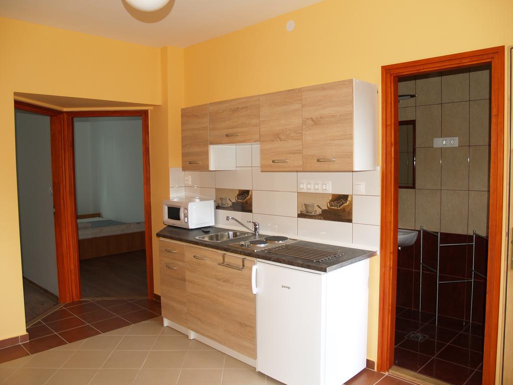 Liliom Apartman Gyula Luaran gambar