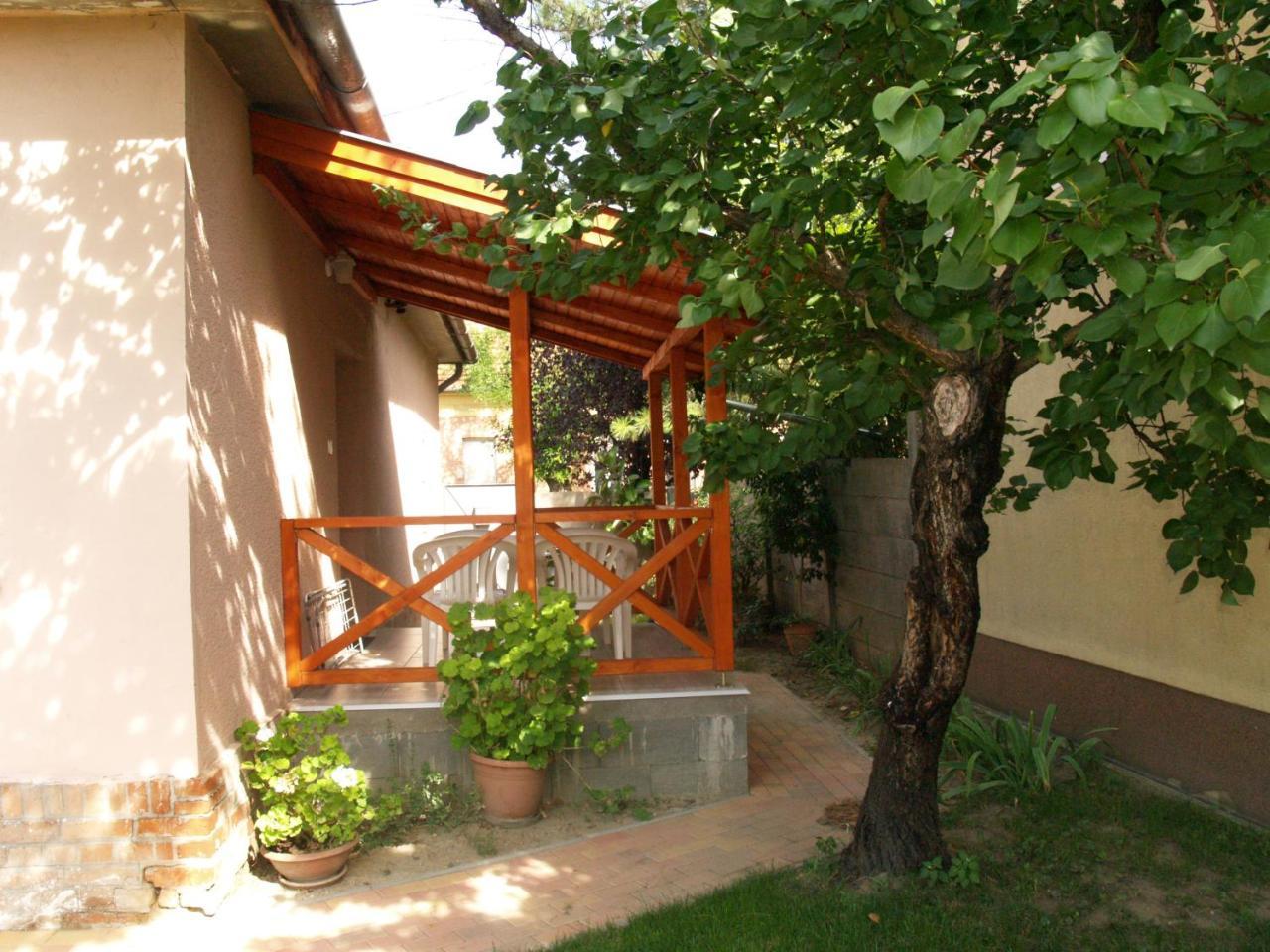 Liliom Apartman Gyula Luaran gambar